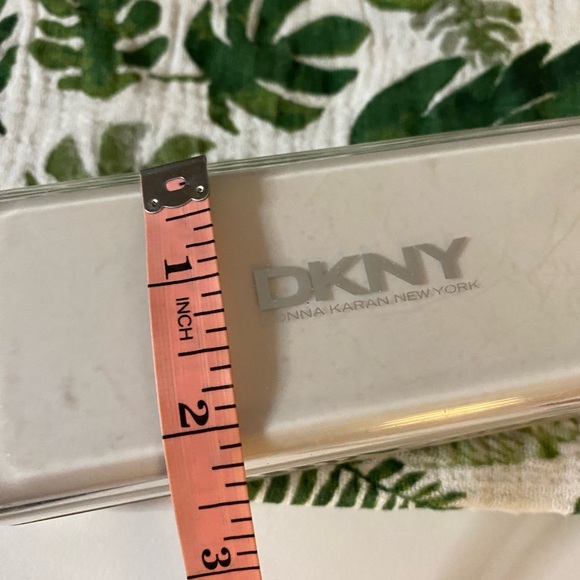 DKNY Clear/white Hard Glasses Case - Picture 9 of 10